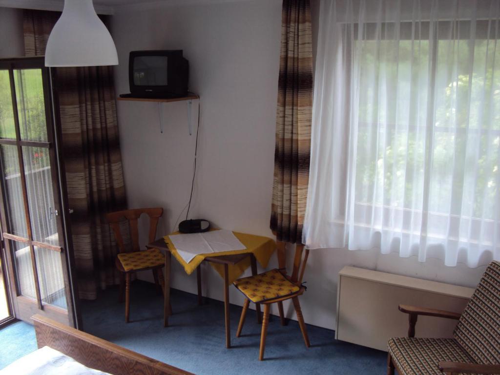 Hotel-Garni Kaiserhof Rauris Room photo